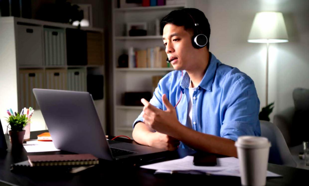 Equipo de Felorantivo trabajando en estrategias educativas personalizadas